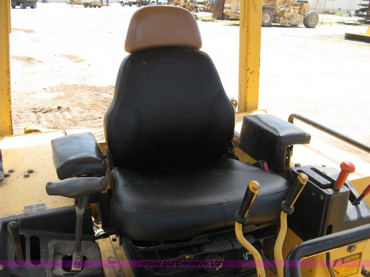 image for item A4260 1998 John Deere 650G series IV dozer