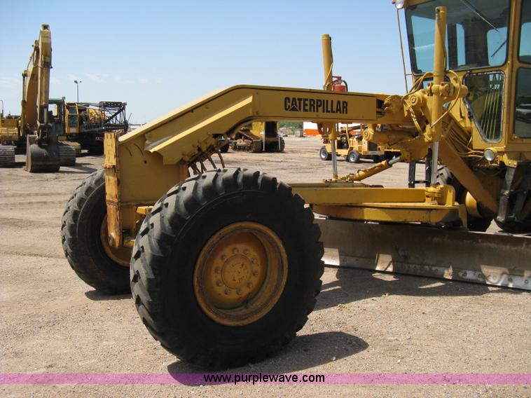 image for item A4262 1990 Caterpillar 140G motor grader
