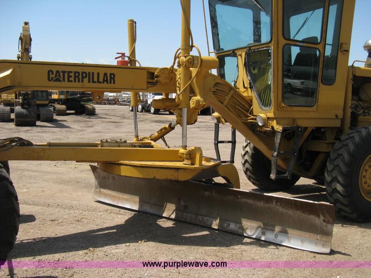 image for item A4262 1990 Caterpillar 140G motor grader