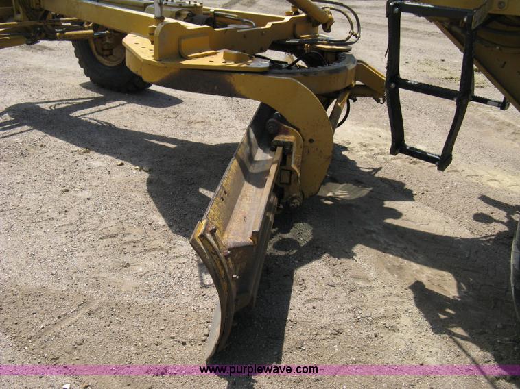 image for item A4262 1990 Caterpillar 140G motor grader