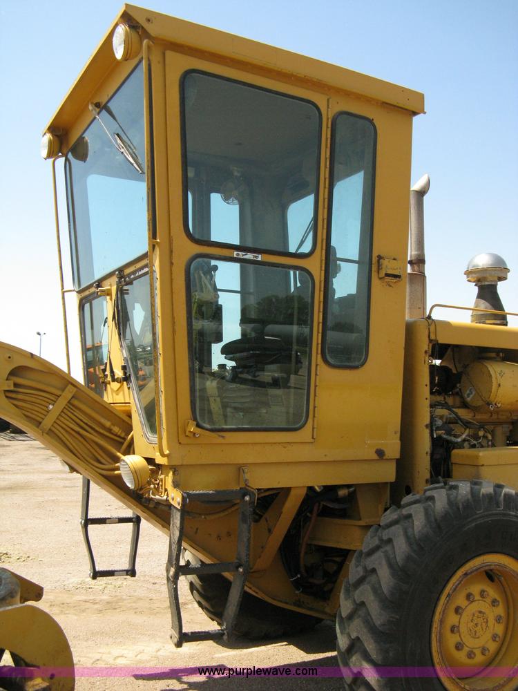 image for item A4262 1990 Caterpillar 140G motor grader