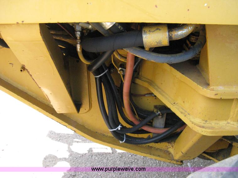 image for item A4262 1990 Caterpillar 140G motor grader