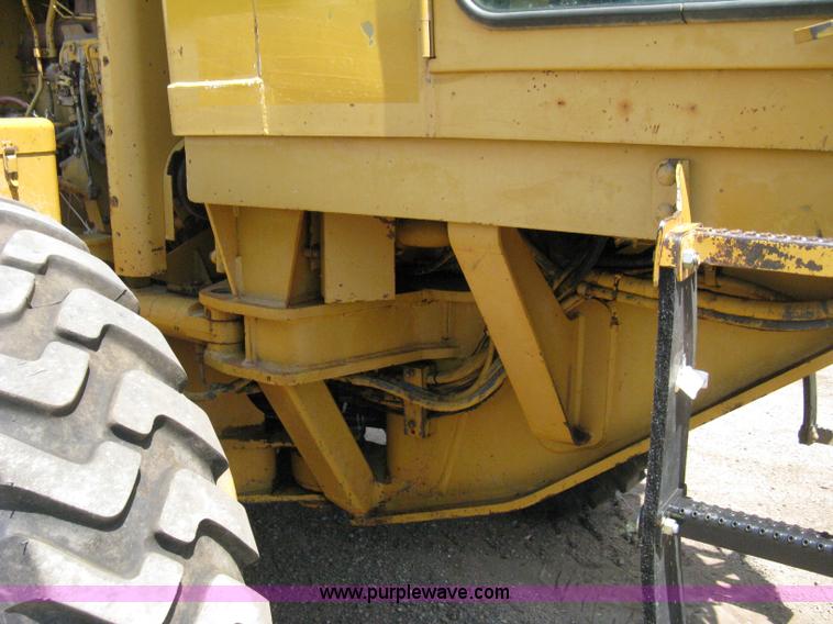 image for item A4262 1990 Caterpillar 140G motor grader