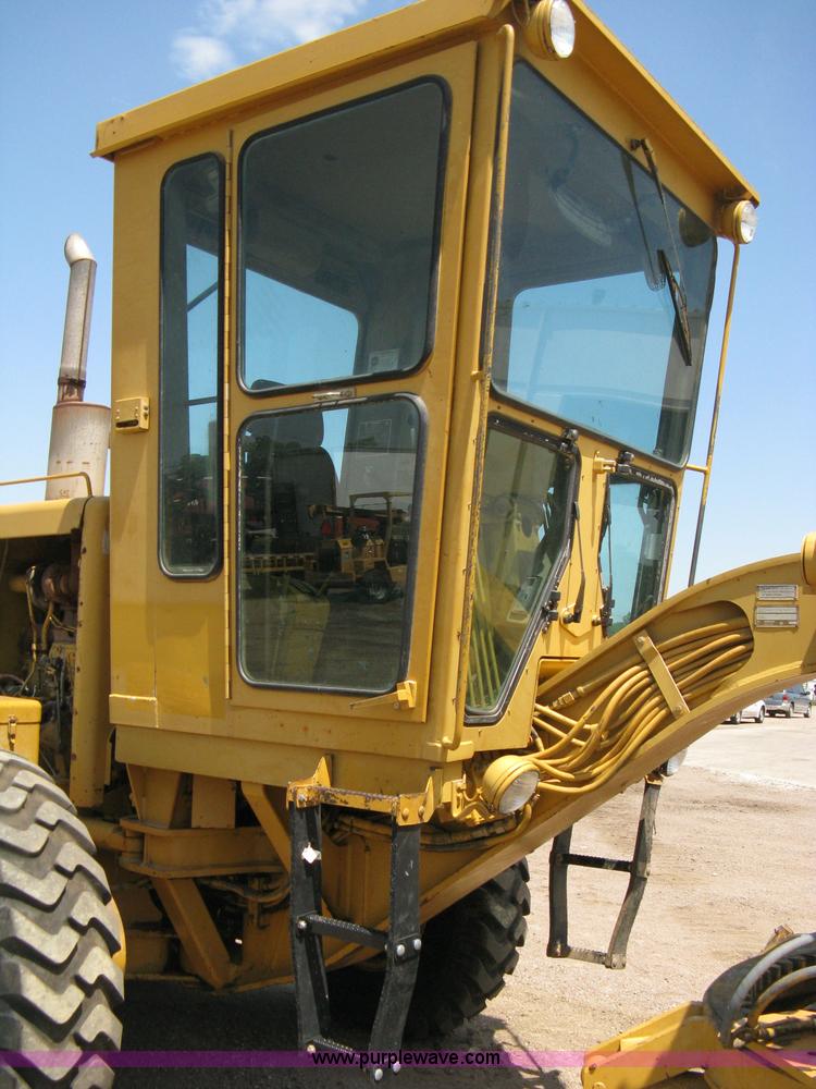 image for item A4262 1990 Caterpillar 140G motor grader