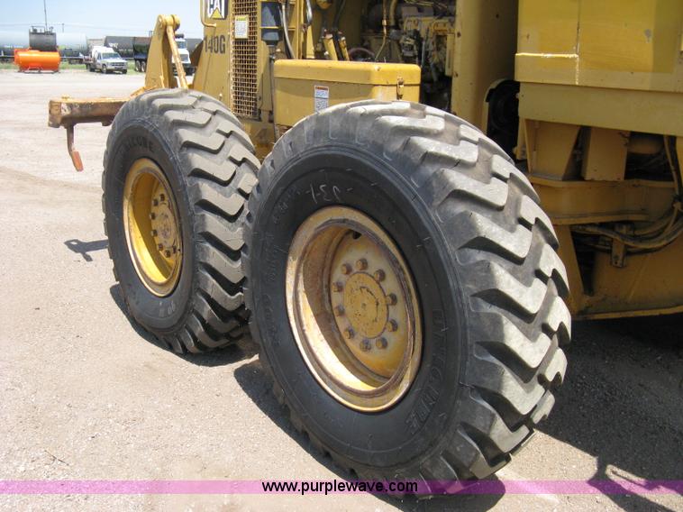 image for item A4262 1990 Caterpillar 140G motor grader