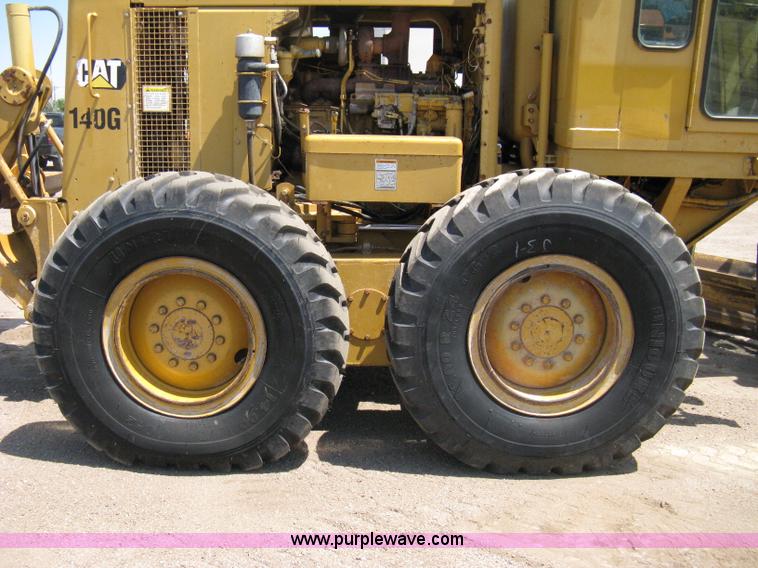 image for item A4262 1990 Caterpillar 140G motor grader