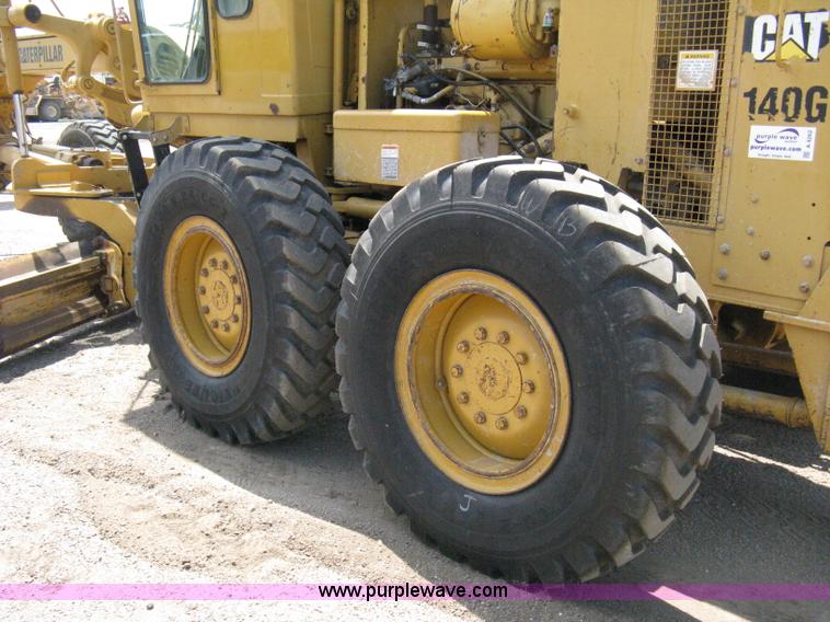 image for item A4262 1990 Caterpillar 140G motor grader