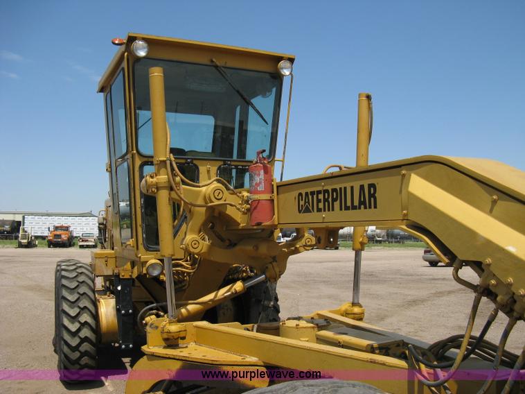 image for item A4262 1990 Caterpillar 140G motor grader