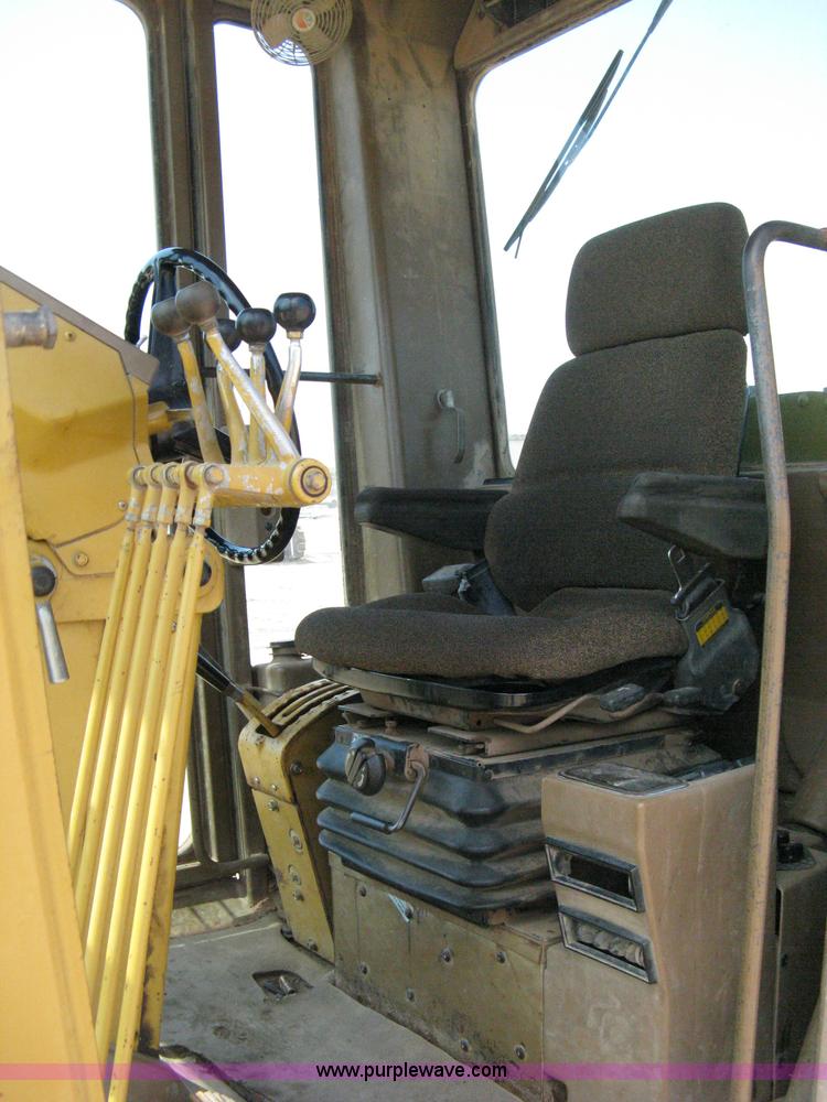 image for item A4262 1990 Caterpillar 140G motor grader