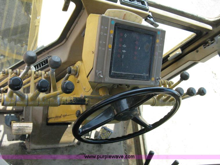 image for item A4262 1990 Caterpillar 140G motor grader