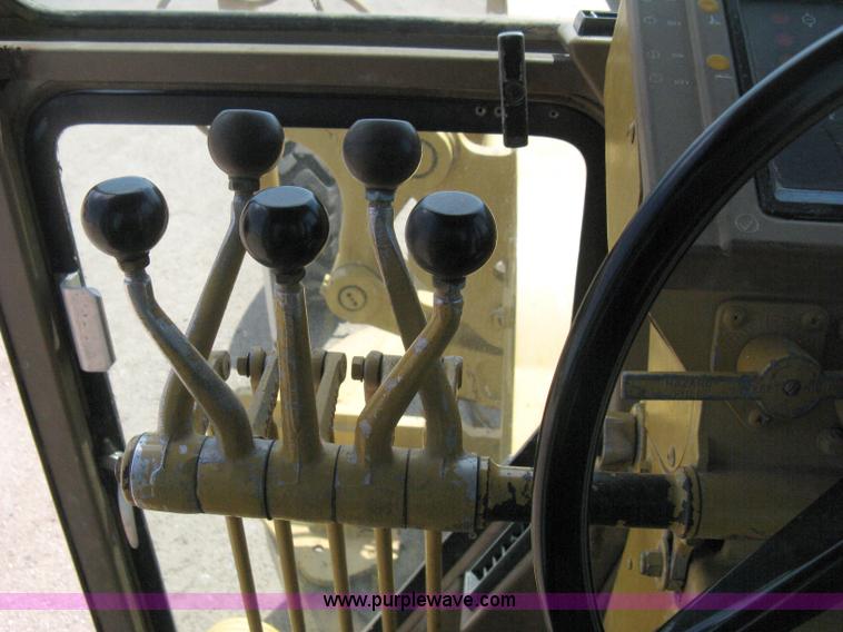 image for item A4262 1990 Caterpillar 140G motor grader