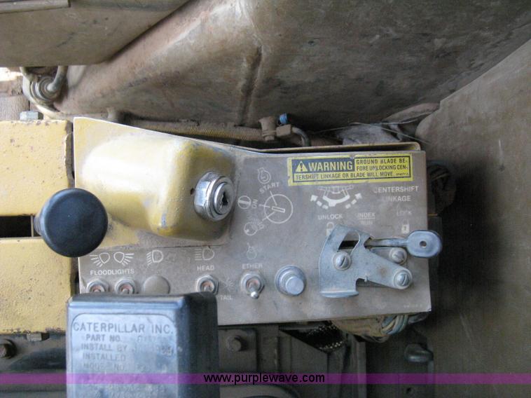 image for item A4262 1990 Caterpillar 140G motor grader