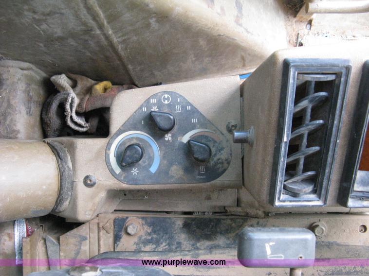 image for item A4262 1990 Caterpillar 140G motor grader