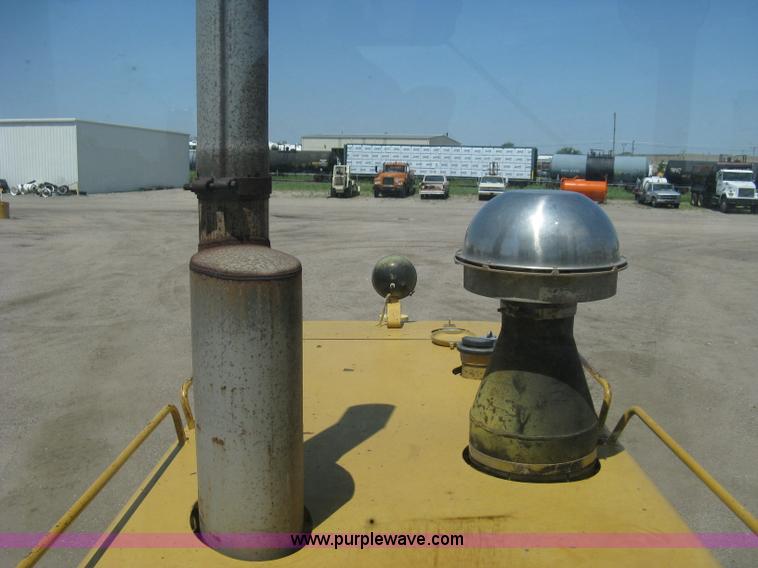 image for item A4262 1990 Caterpillar 140G motor grader