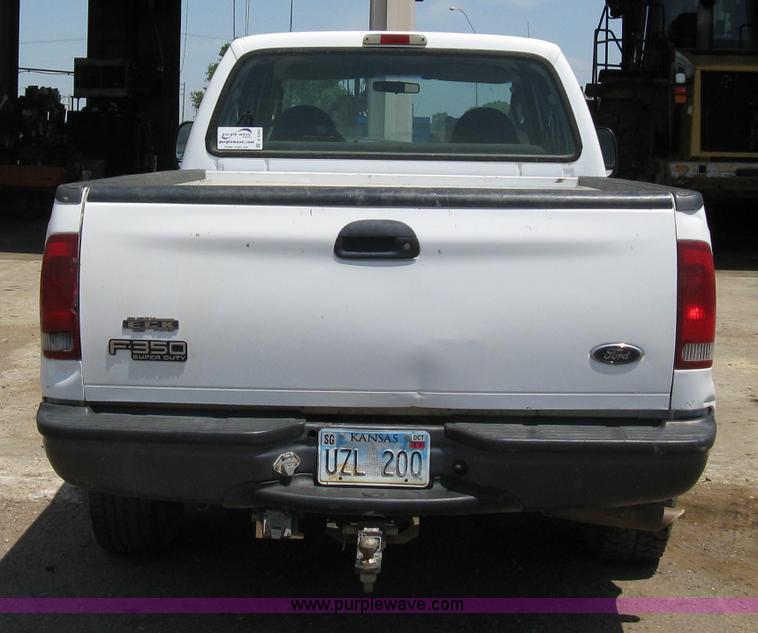 image for item A4263 2004 Ford F350 Super Duty XL crew cab pickup truck