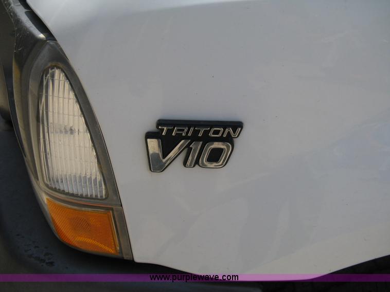 image for item A4263 2004 Ford F350 Super Duty XL crew cab pickup truck