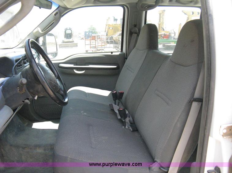 image for item A4263 2004 Ford F350 Super Duty XL crew cab pickup truck