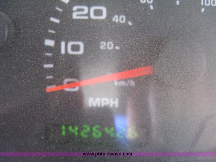 image for item A4263 2004 Ford F350 Super Duty XL crew cab pickup truck