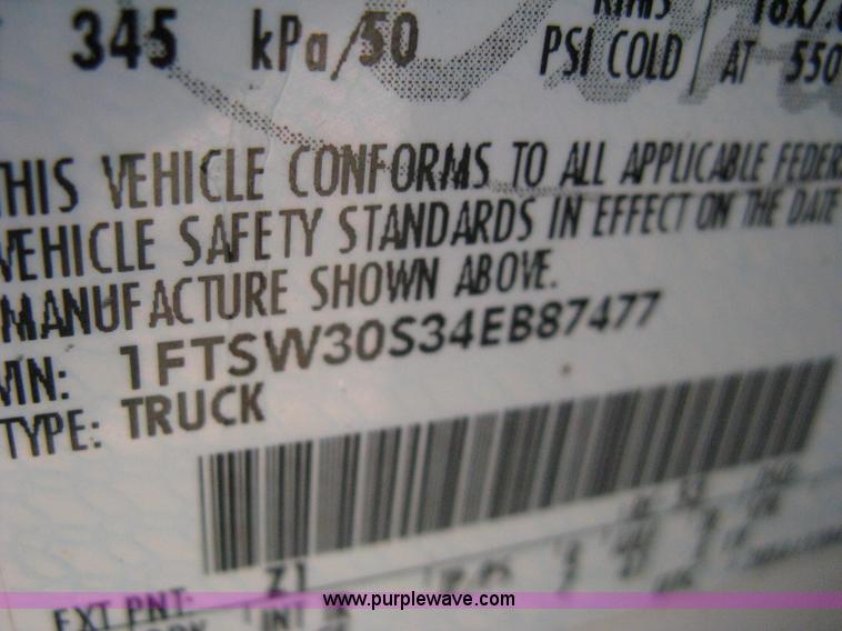 image for item A4263 2004 Ford F350 Super Duty XL crew cab pickup truck