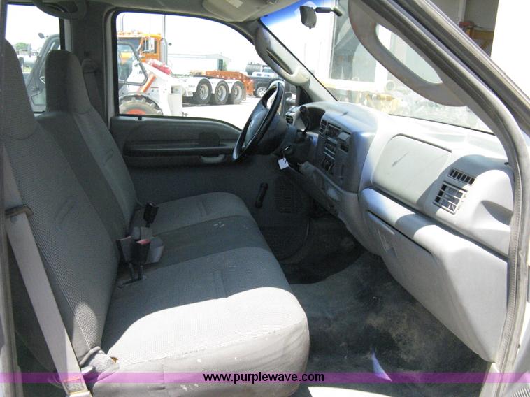 image for item A4263 2004 Ford F350 Super Duty XL crew cab pickup truck