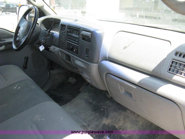 image for item A4263 2004 Ford F350 Super Duty XL crew cab pickup truck