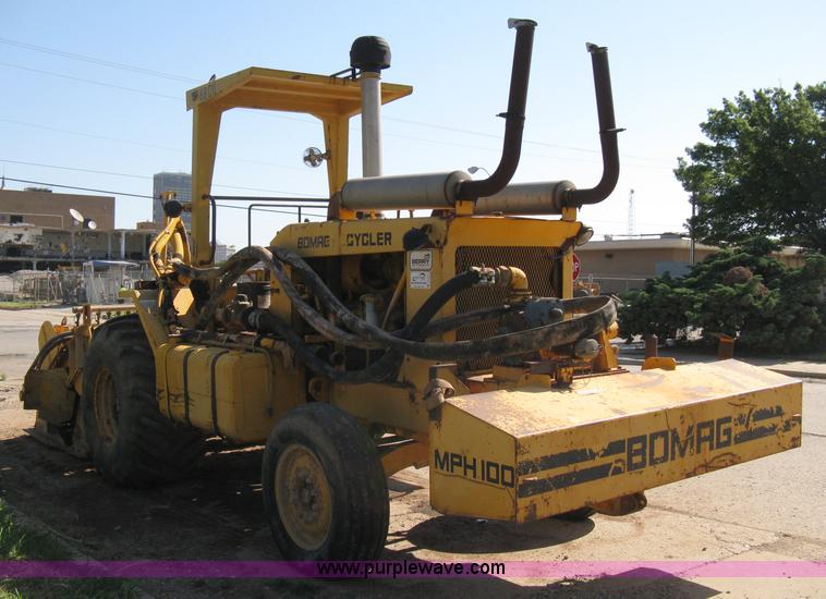 image for item A4271 1984 Bomag MPH 100R recycler