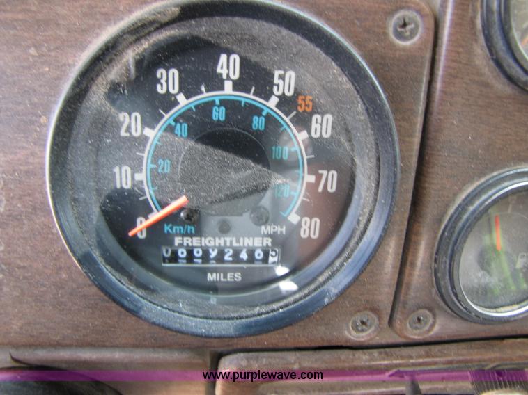 image for item A4685 1987 Freightliner FLC-64T semi truck