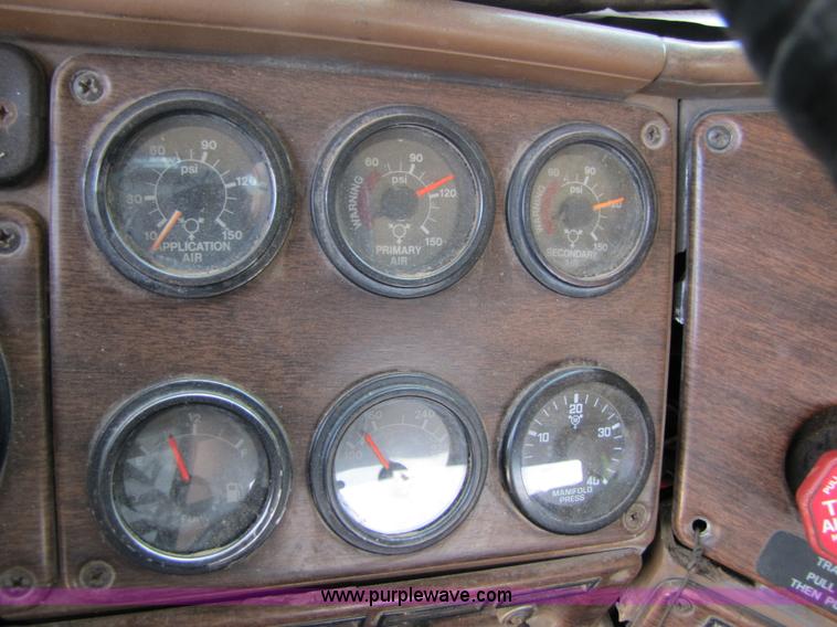 image for item A4685 1987 Freightliner FLC-64T semi truck