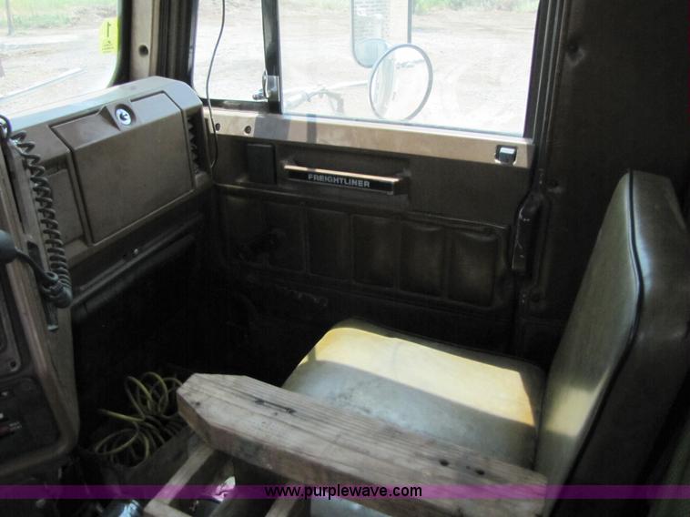 image for item A4685 1987 Freightliner FLC-64T semi truck