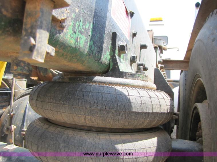 image for item A4685 1987 Freightliner FLC-64T semi truck