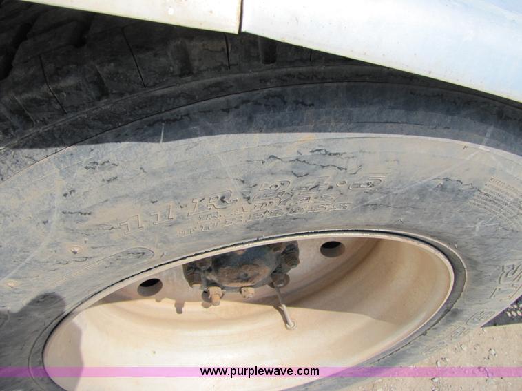 image for item A4685 1987 Freightliner FLC-64T semi truck