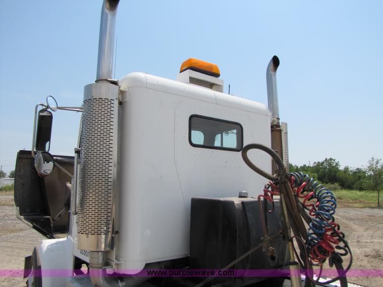 image for item A4685 1987 Freightliner FLC-64T semi truck