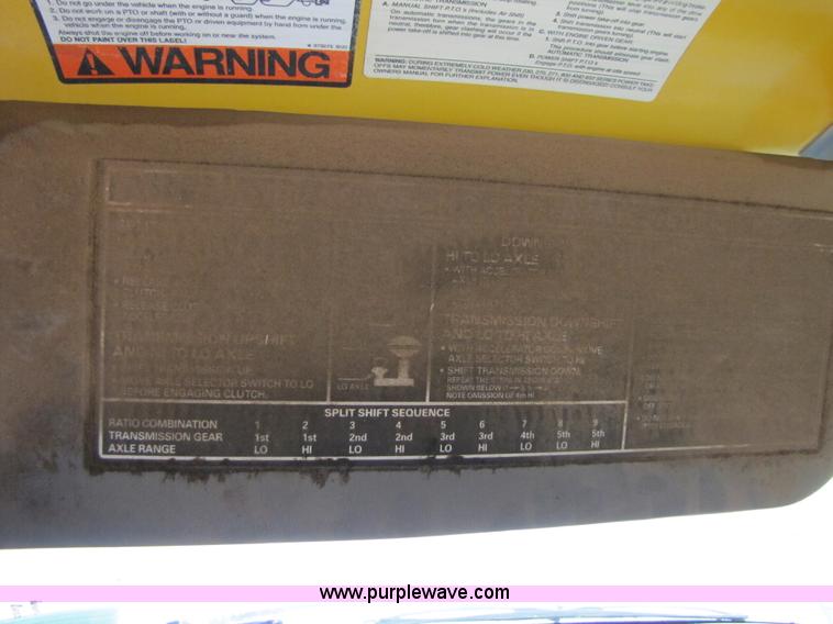 image for item A4686 1993 Ford F700 crane truck