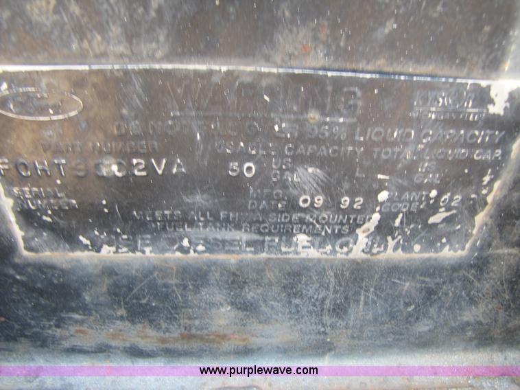 image for item A4686 1993 Ford F700 crane truck