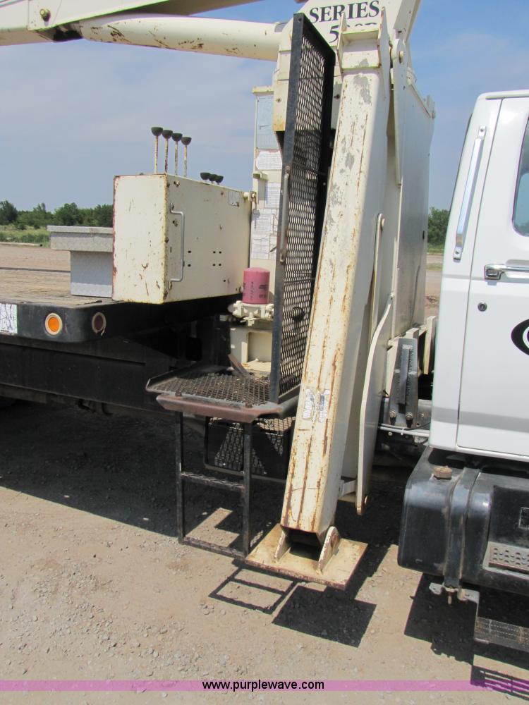 image for item A4686 1993 Ford F700 crane truck