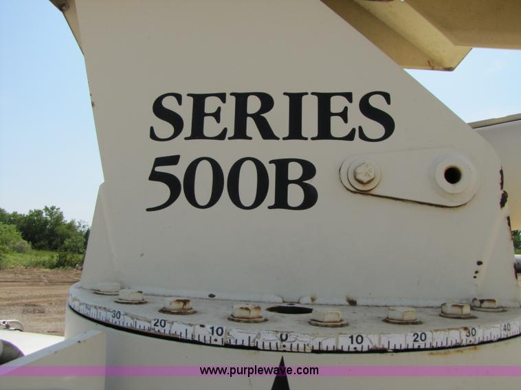 image for item A4686 1993 Ford F700 crane truck