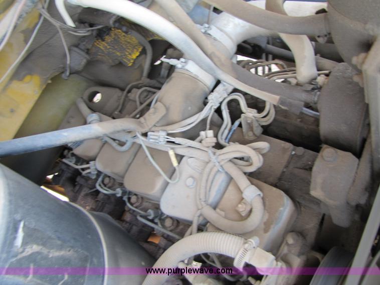 image for item A4686 1993 Ford F700 crane truck