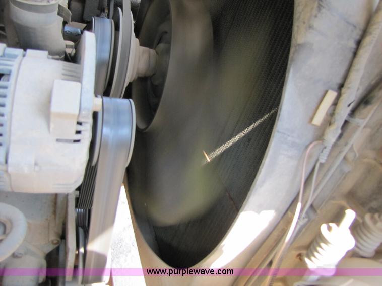 image for item A4686 1993 Ford F700 crane truck