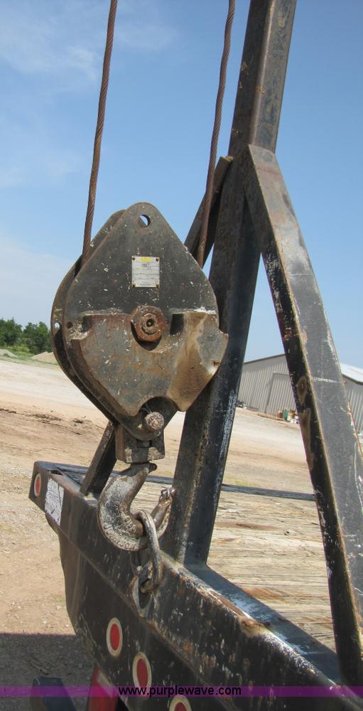 image for item A4686 1993 Ford F700 crane truck