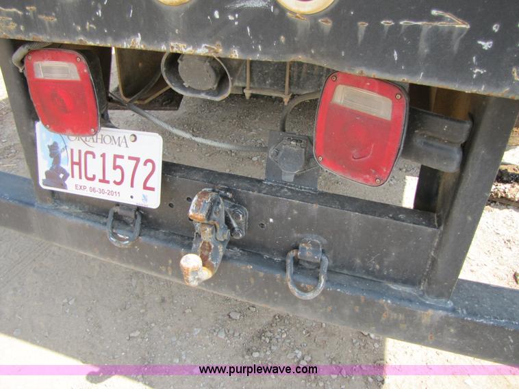 image for item A4686 1993 Ford F700 crane truck