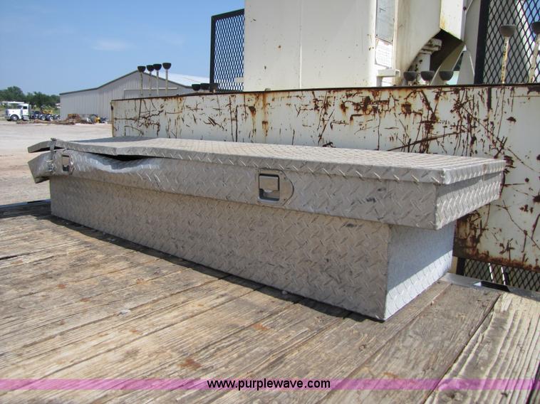 image for item A4686 1993 Ford F700 crane truck