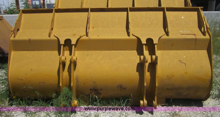image for item A4779 Caterpillar 950 loader bucket