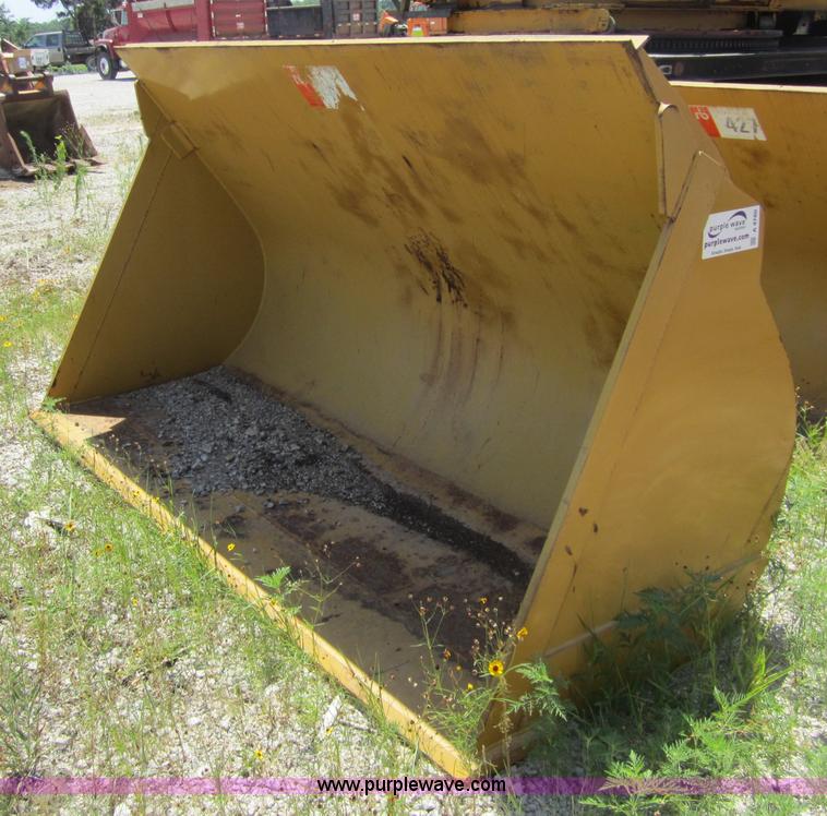 image for item A4780 Caterpillar 966C loader bucket