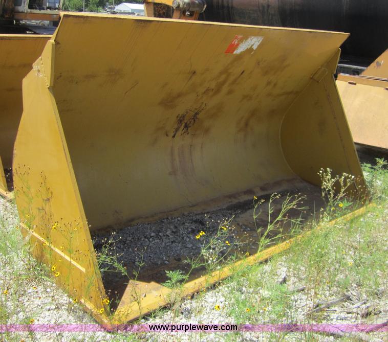 image for item A4780 Caterpillar 966C loader bucket