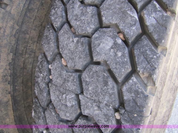 image for item A4783 1995 Ford LT8000 dump truck