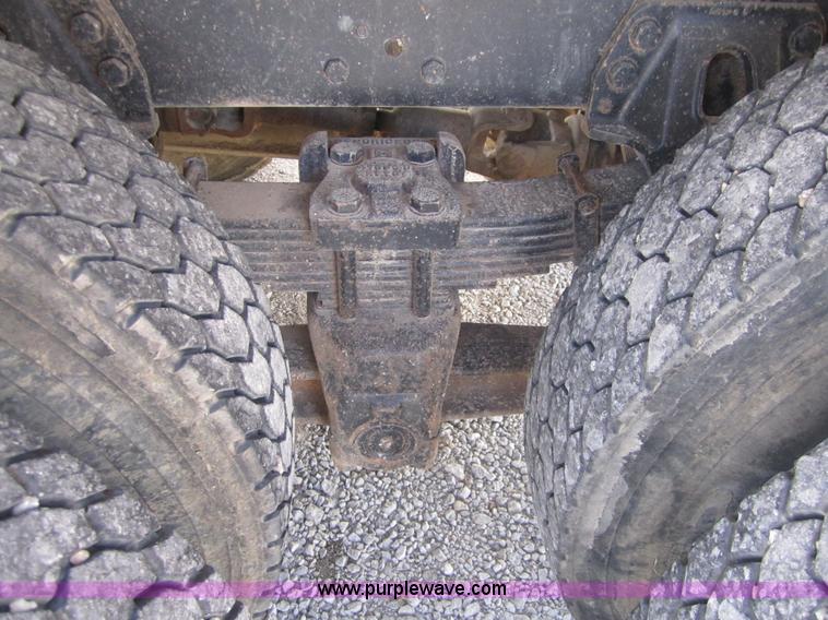 image for item A4783 1995 Ford LT8000 dump truck