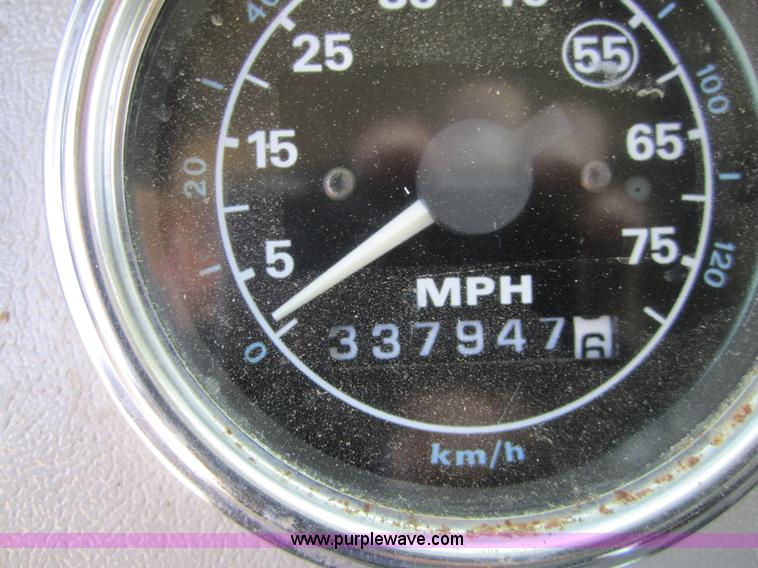 image for item A4783 1995 Ford LT8000 dump truck