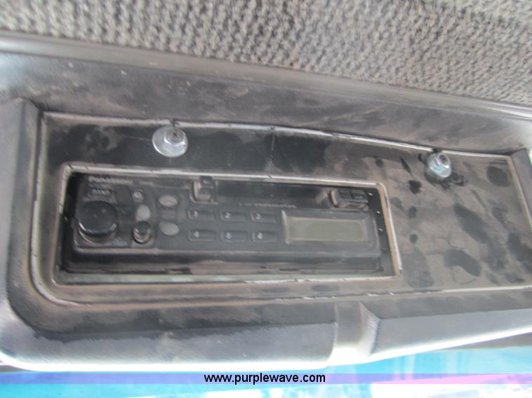 image for item A4783 1995 Ford LT8000 dump truck