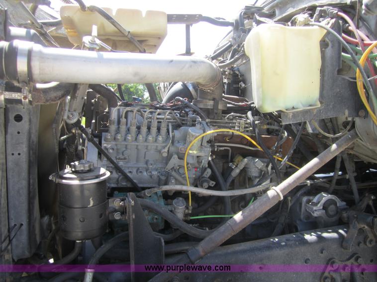 image for item A4783 1995 Ford LT8000 dump truck