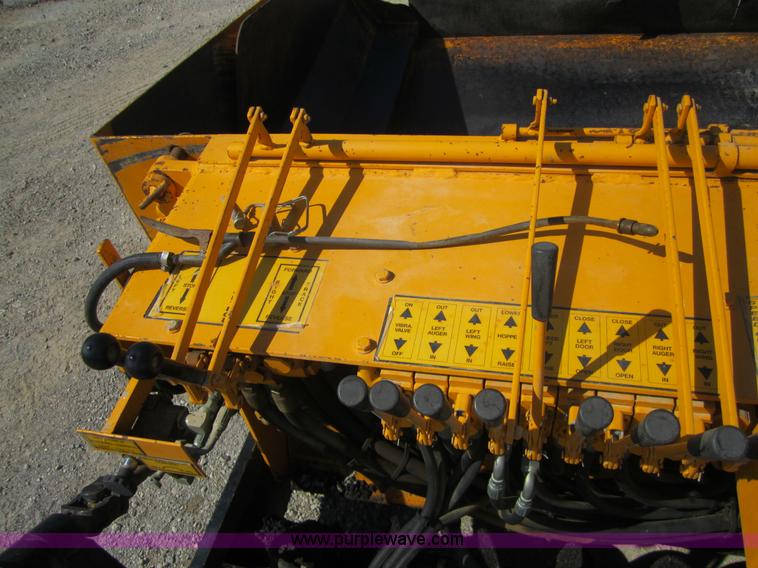 image for item A4798 2000 Ingersoll Rand Blaw-Knox M-450 asphalt paver